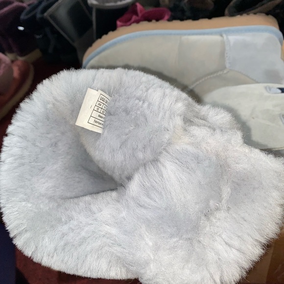 Size 10 Light Blue Uggs With Bows - Picture 7 of 10